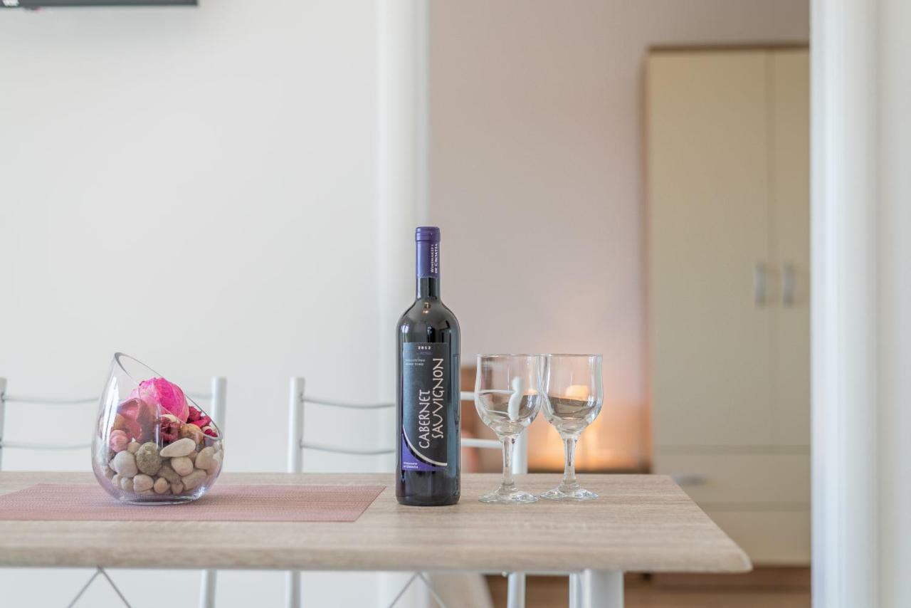 Apartmani Dupor Gornji Karin Eksteriør bilde