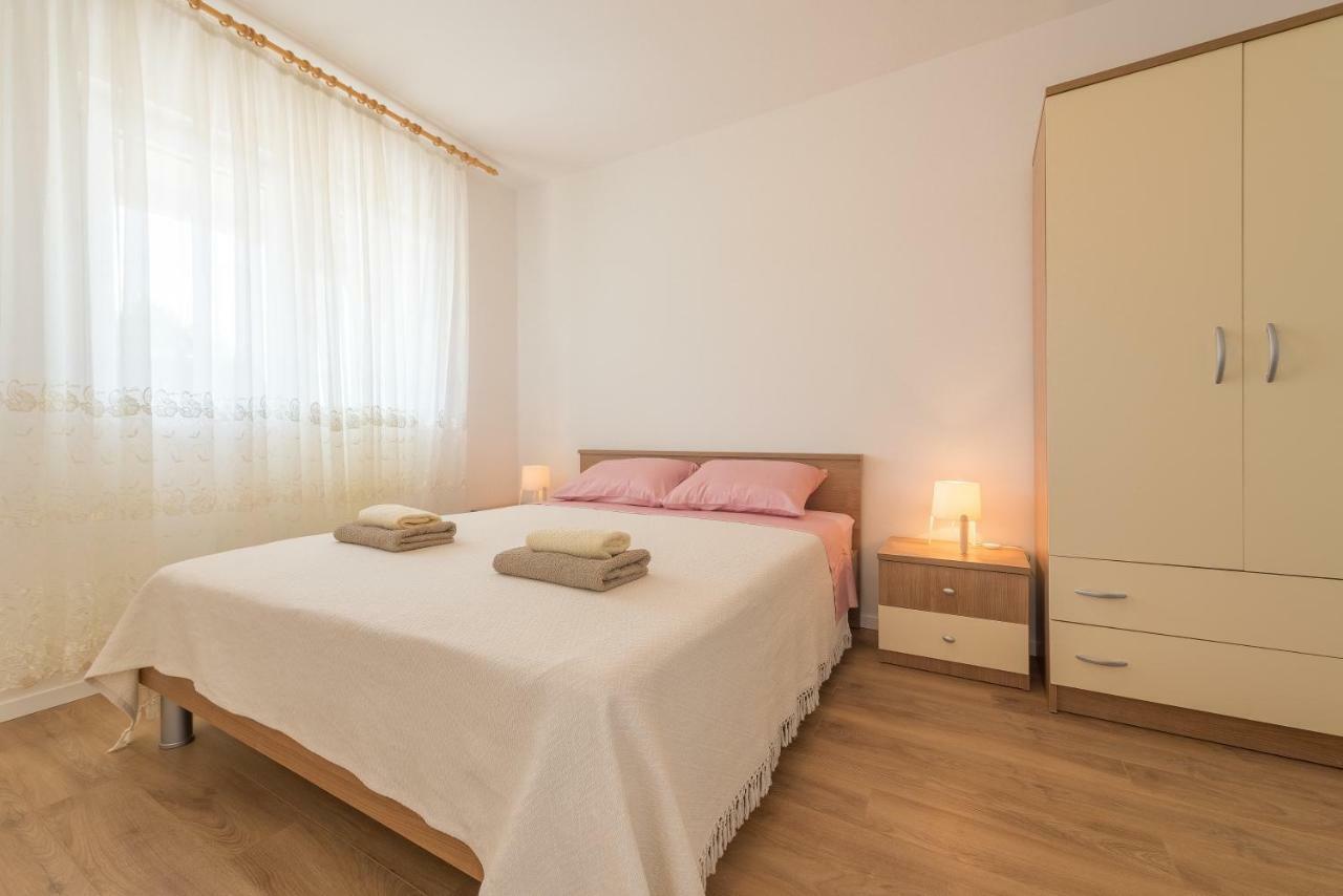 Apartmani Dupor Gornji Karin Eksteriør bilde