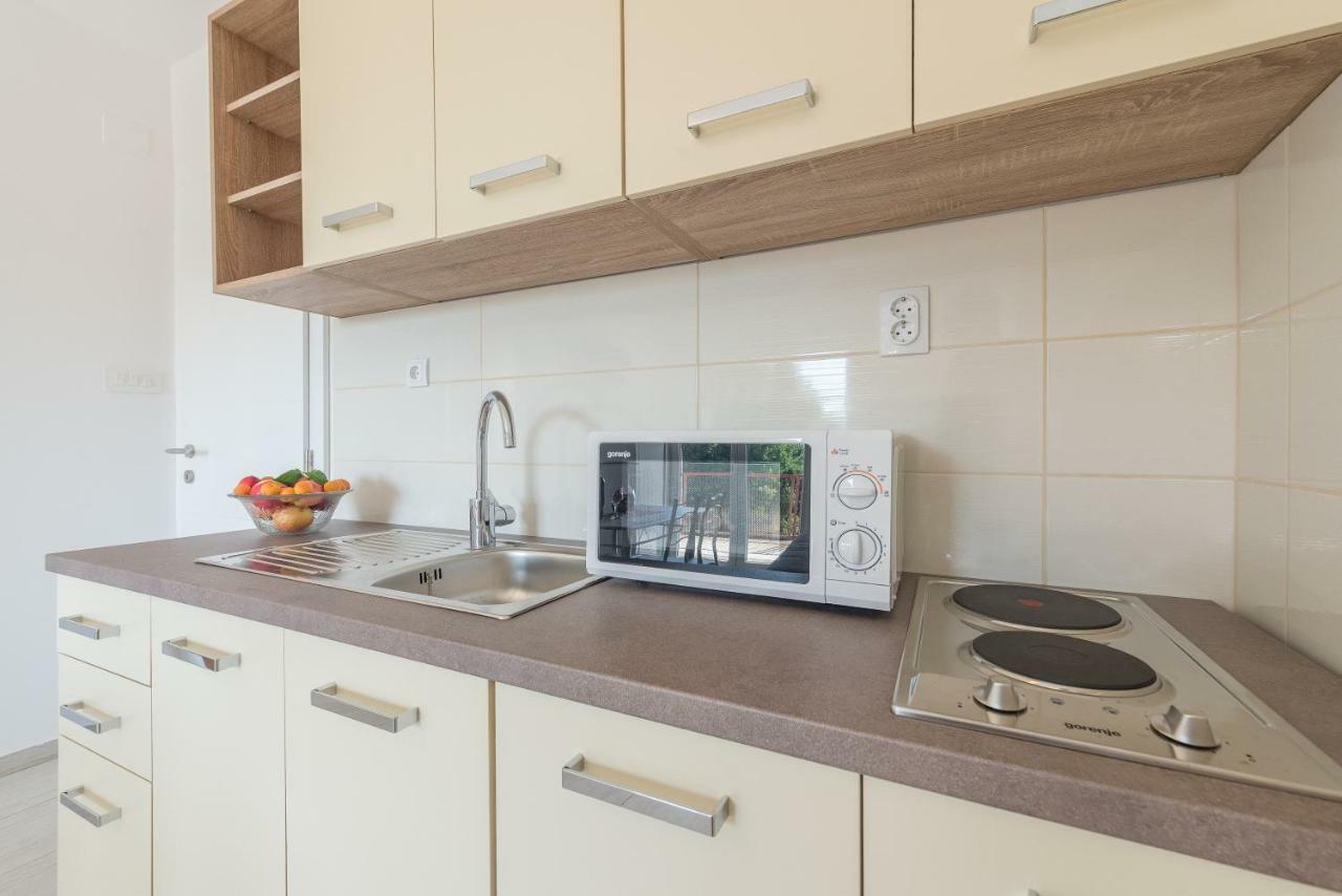 Apartmani Dupor Gornji Karin Eksteriør bilde