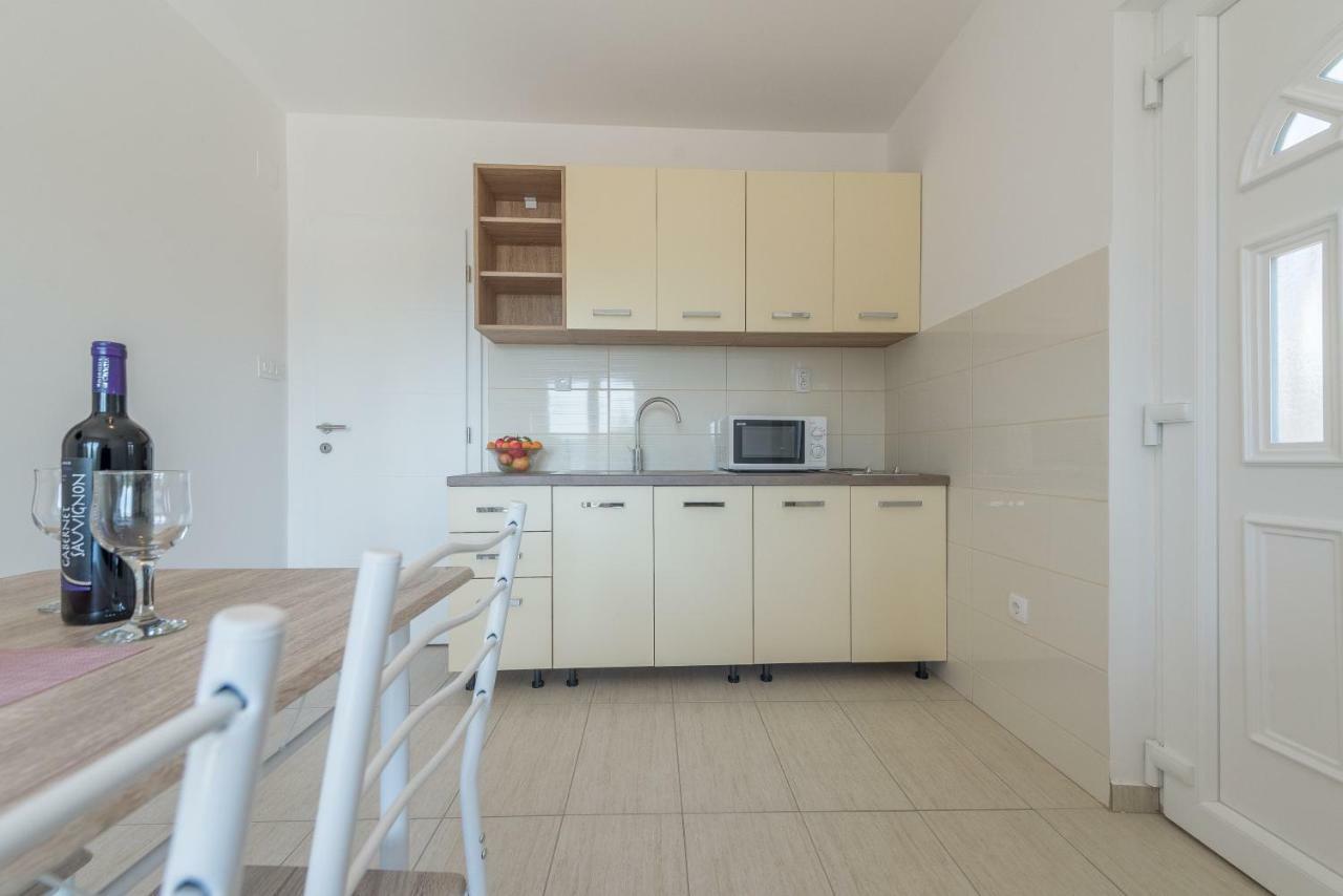 Apartmani Dupor Gornji Karin Eksteriør bilde