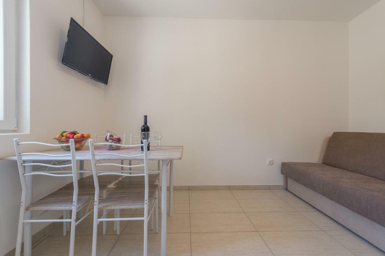 Apartmani Dupor Gornji Karin Eksteriør bilde