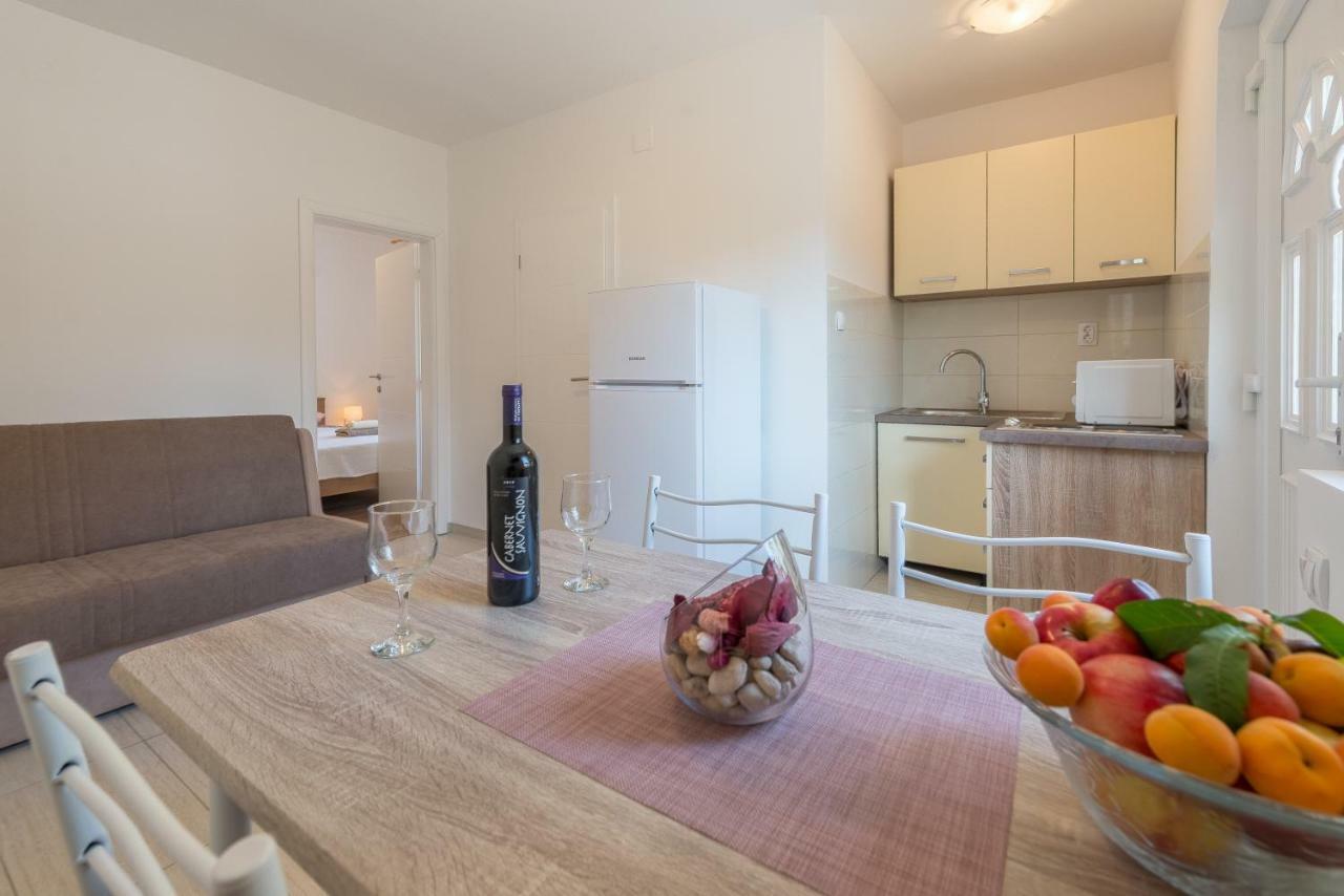 Apartmani Dupor Gornji Karin Eksteriør bilde