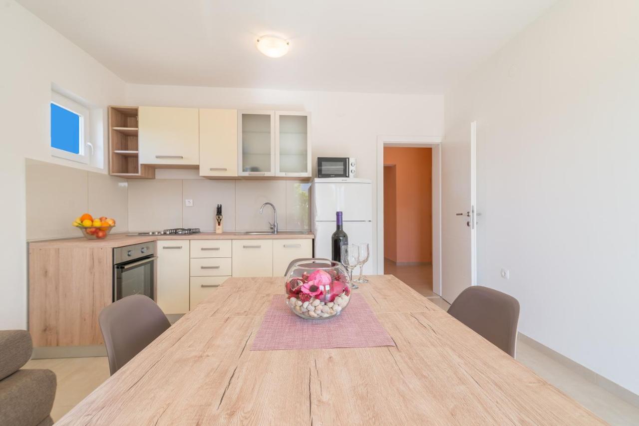 Apartmani Dupor Gornji Karin Eksteriør bilde