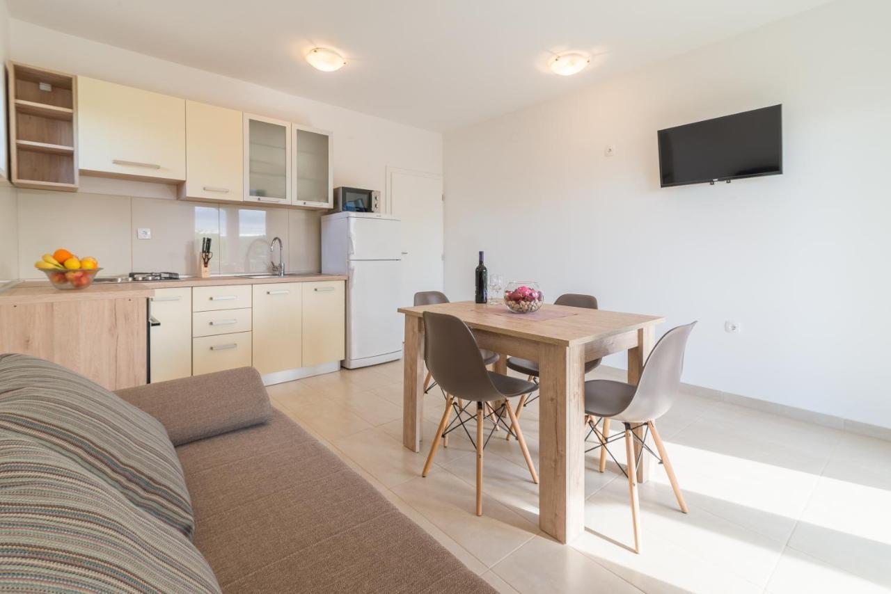 Apartmani Dupor Gornji Karin Eksteriør bilde