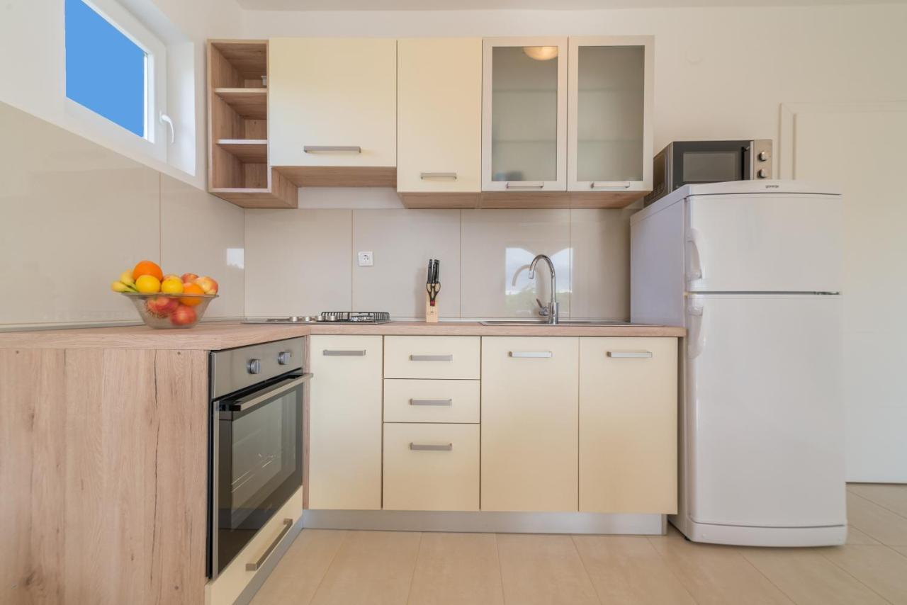 Apartmani Dupor Gornji Karin Eksteriør bilde